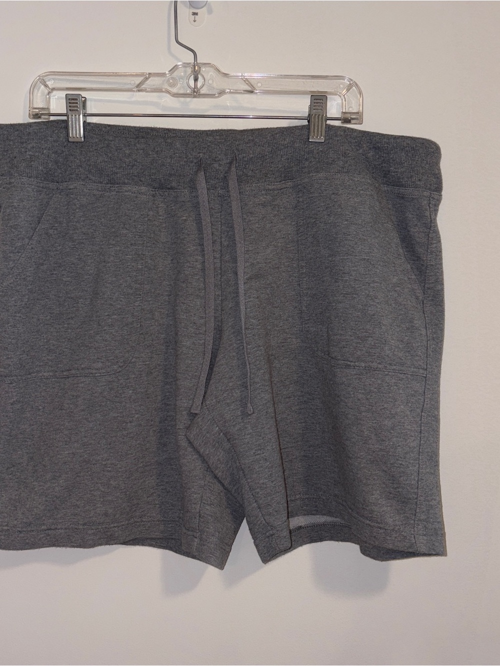 Women’s Gray Athletic Works Drawstring Lounge Shorts Size: XL